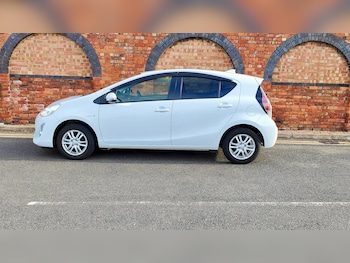 Used Toyota Aqua 2015 for sale - 79553128: Photo