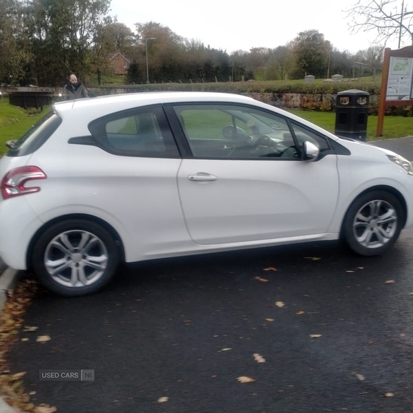 Used Peugeot 208 2014 for sale - 77030259: Photo 4