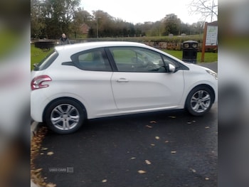 Used Peugeot 208 2014 for sale - 77030259: Photo