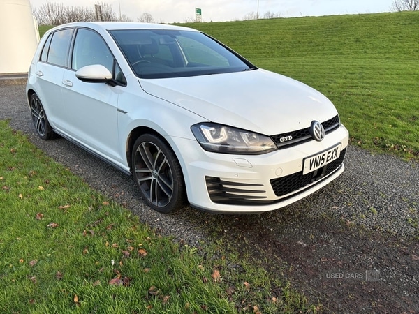 Used Volkswagen Golf 2015 for sale - 77075077: Photo 2