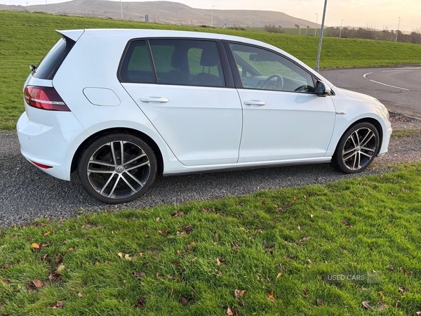 Used Volkswagen Golf 2015 for sale - 77075077: Photo 4