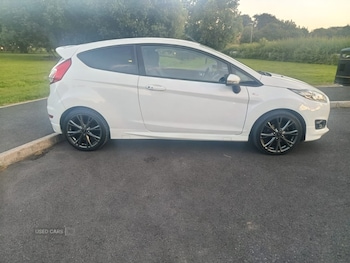 Used Ford Fiesta 2016 for sale - 79304797: Photo