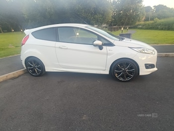 Used Ford Fiesta 2016 for sale - 79304797: Photo