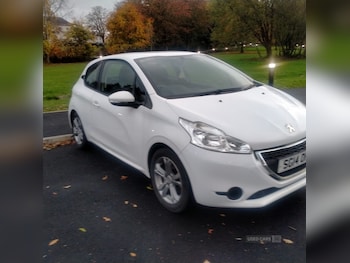 Used Peugeot 208 2014 for sale - 76446983: Photo