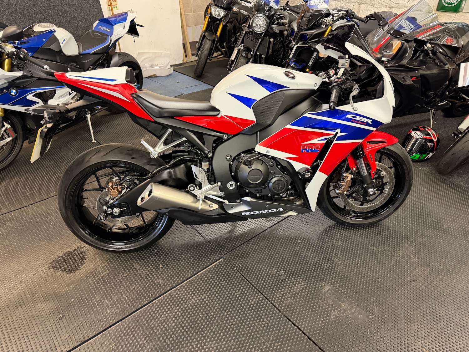 Used Honda CBR 2016 for sale - 78582165: Photo 11