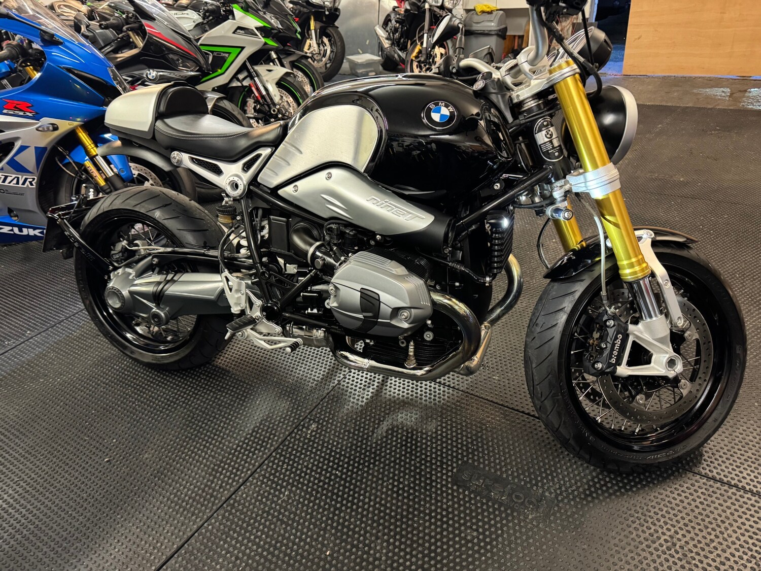 BMW R NINET