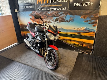 Used Triumph STREET 2017 for sale - bike-76736954: Photo
