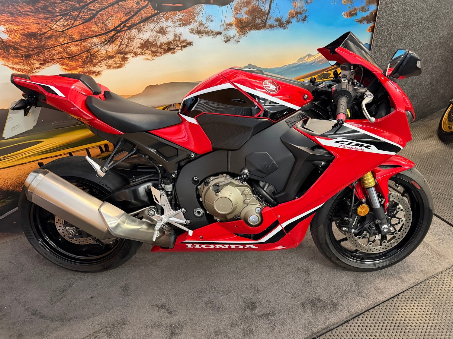 Used Honda CBR 2019 for sale - 78849365: Photo 3