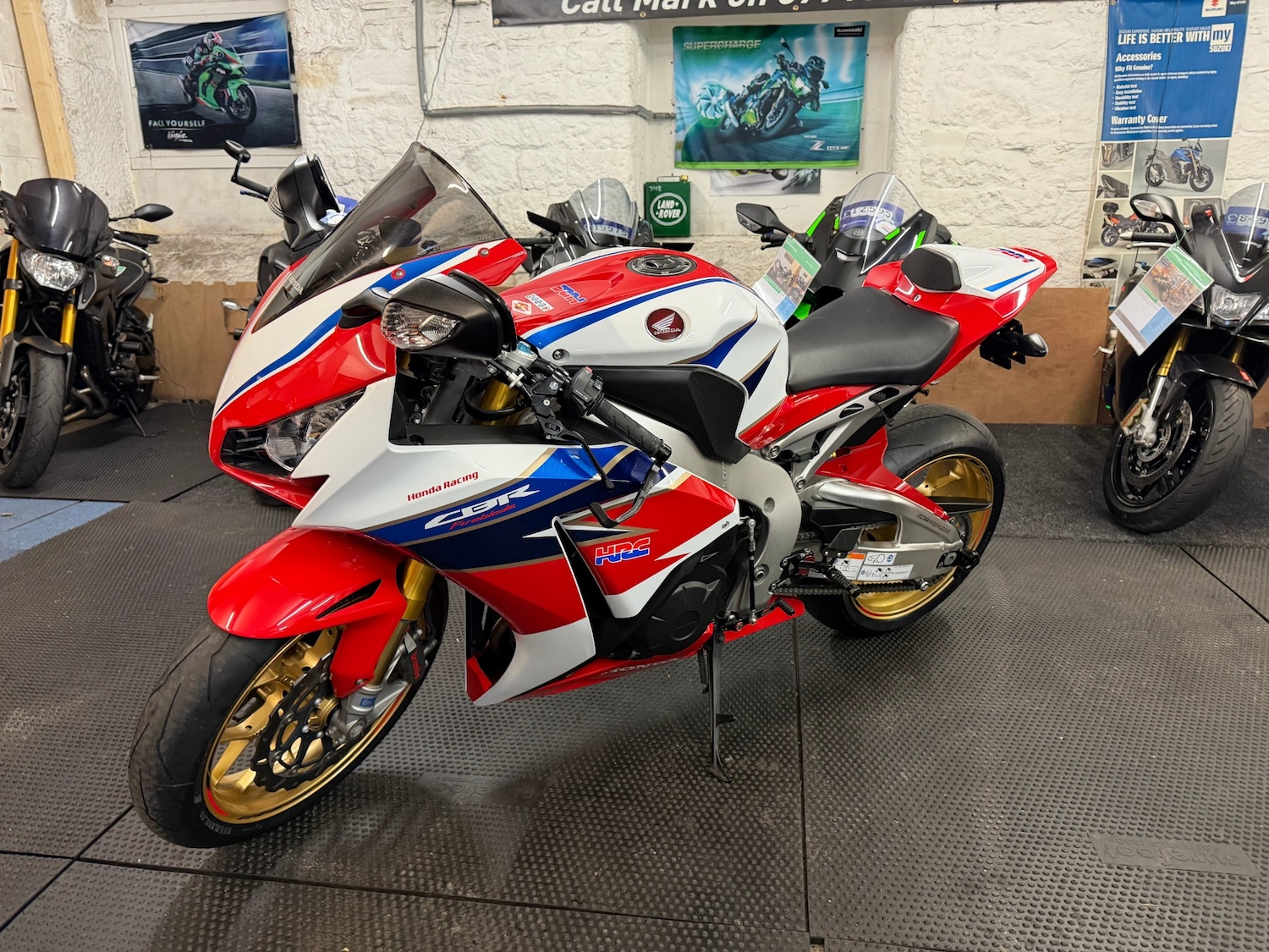 Used Honda CBR 2016 for sale - 78670471: Photo 4