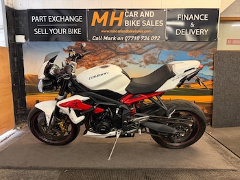 Used Triumph STREET 2014 for sale - bike-79330372: Photo