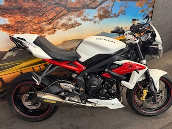 Used Triumph STREET 2014 for sale - bike-79330372: Photo