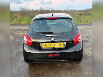 Used Peugeot 208 2014 for sale - 76690452: Photo