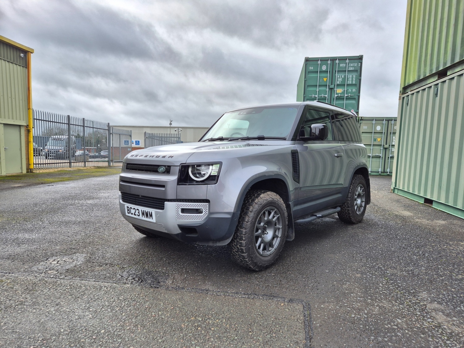 Used Land Rover Defender 2023 for sale - 77640174: Photo 2