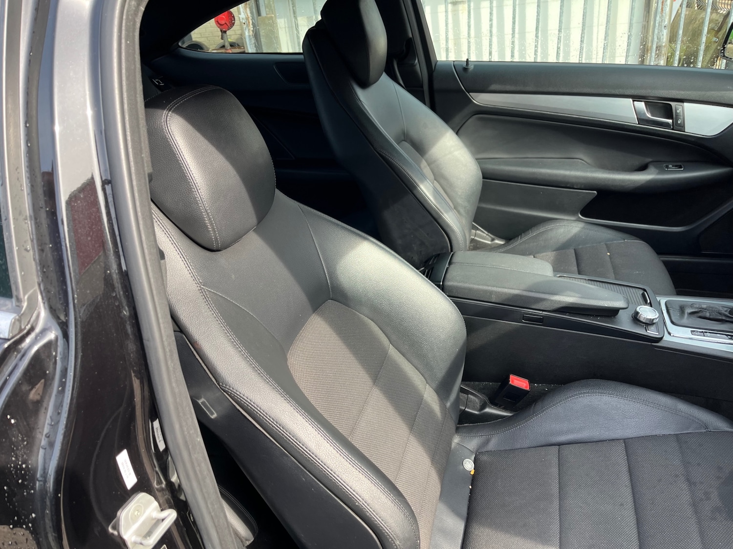 Used Mercedes-Benz C Class 2012 for sale - 77964989: Photo 8