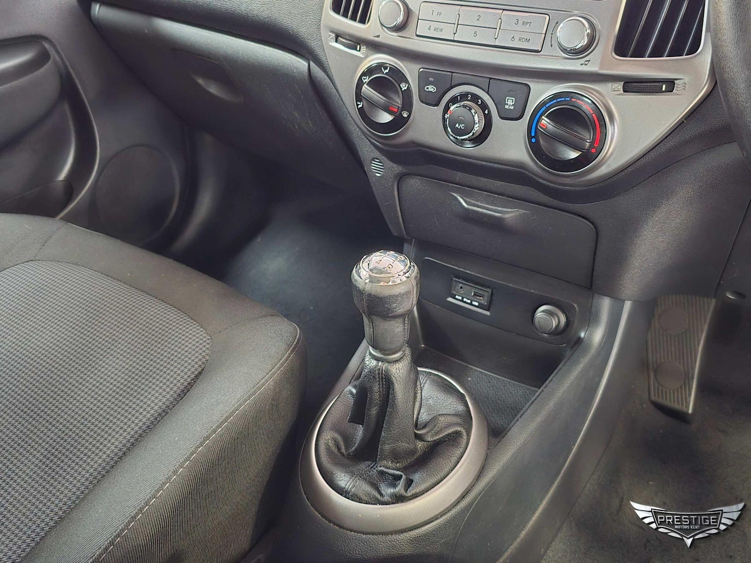 Used Hyundai i20 2013 for sale - 76608385: Photo 20