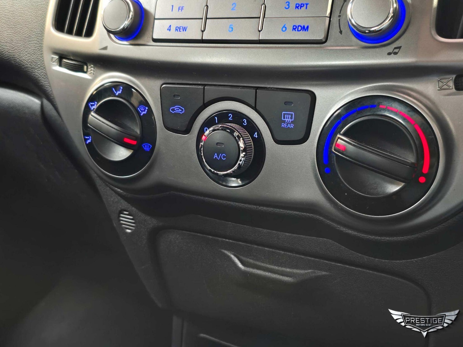 Used Hyundai i20 2013 for sale - 76608385: Photo 21