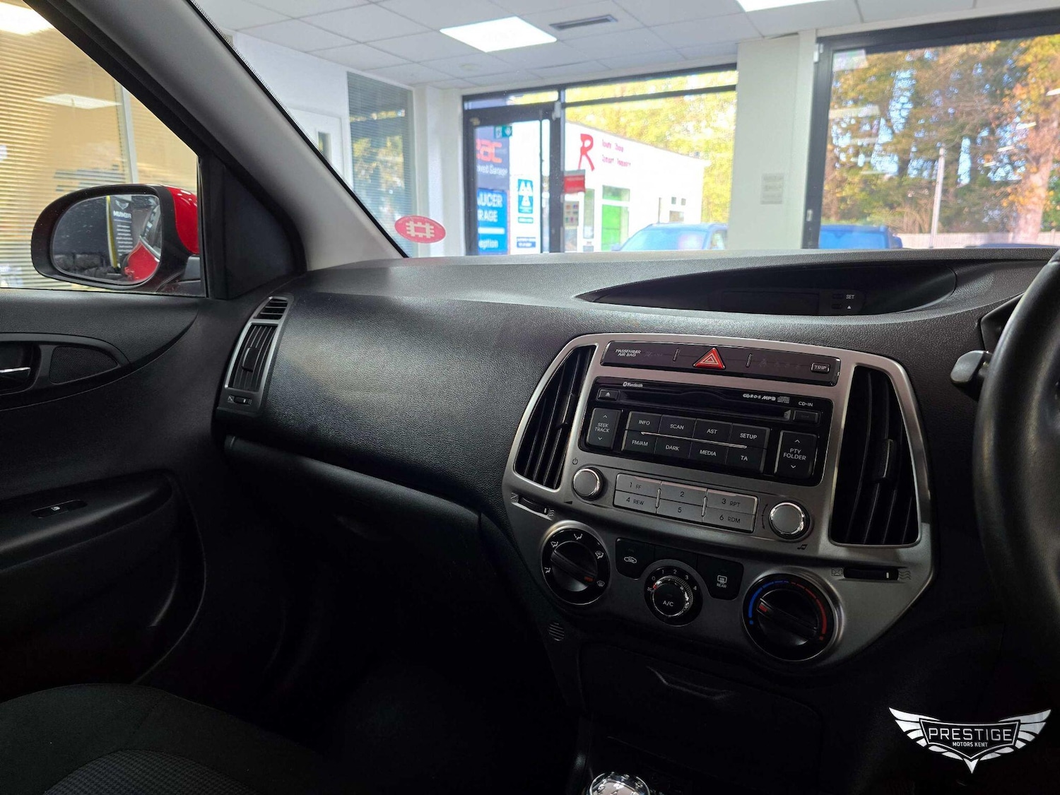 Used Hyundai i20 2013 for sale - 76608385: Photo 24