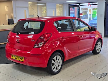 Used Hyundai i20 2013 for sale - 76608385: Photo