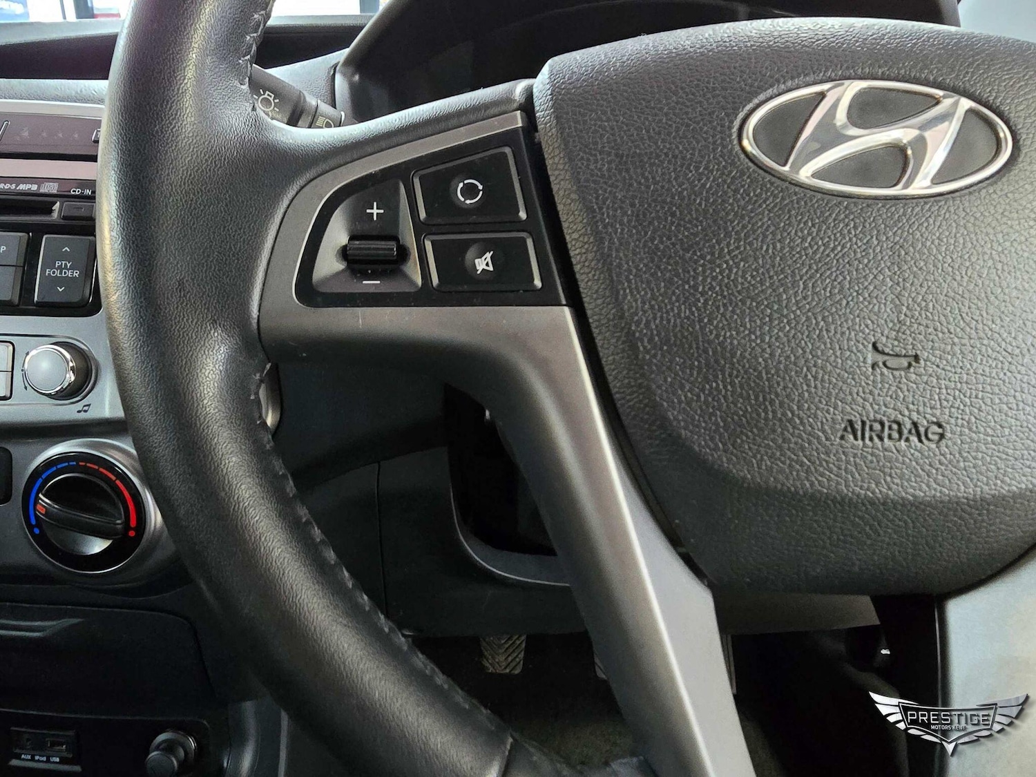 Used Hyundai i20 2013 for sale - 76608385: Photo 40