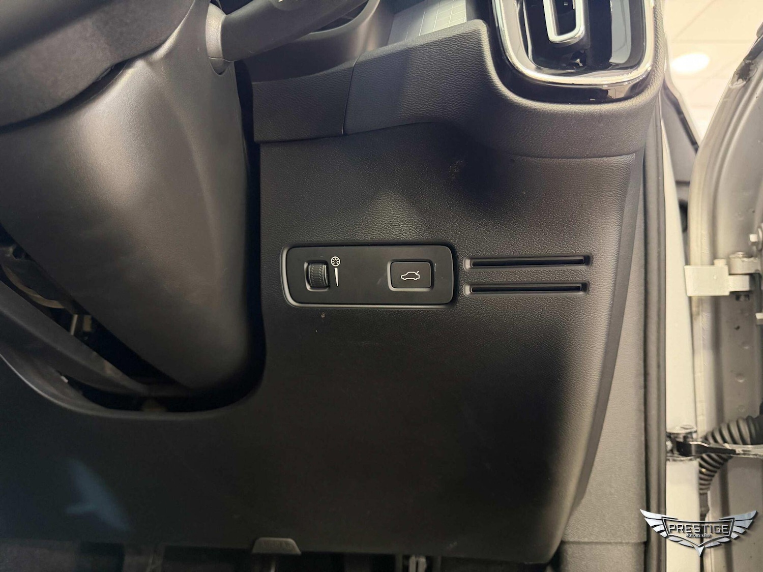 Used Volvo XC40 2018 for sale - 76975540: Photo 58