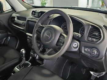 Used Jeep Renegade 2021 for sale - 76175573: Photo 4