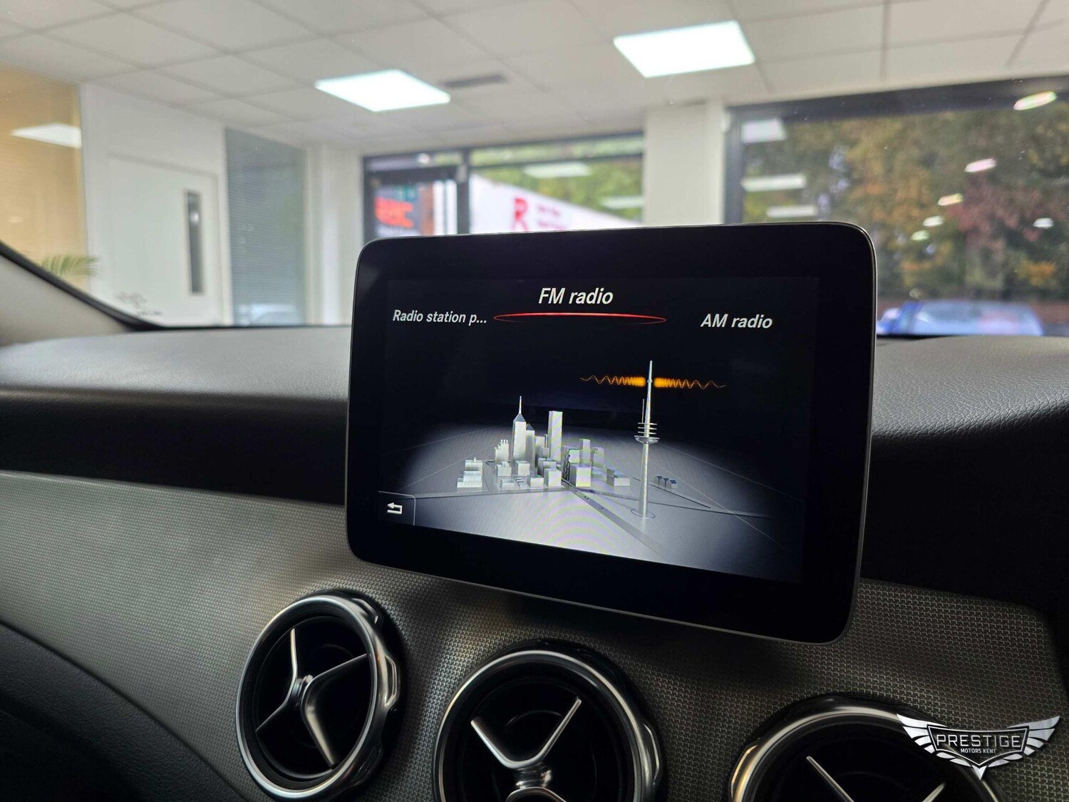 Used Mercedes-Benz GLA 2018 for sale - 76327078: Photo 77