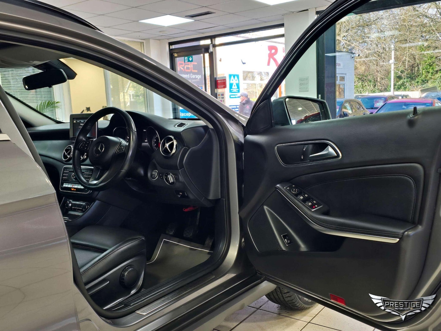 Used Mercedes-Benz GLA 2017 for sale - 77054093: Photo 43