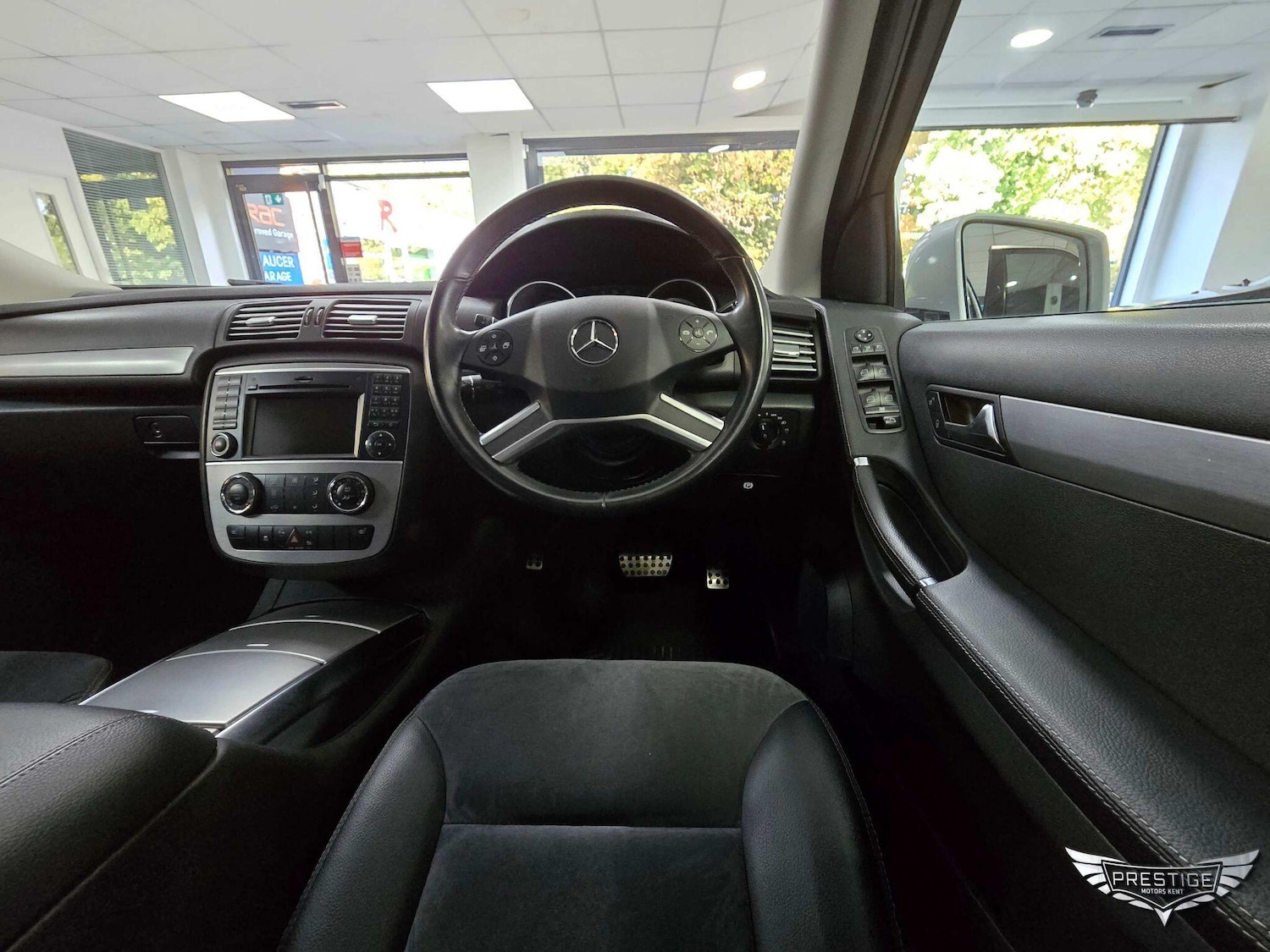 Used Mercedes-Benz R Class 2012 for sale - 76349166: Photo 47