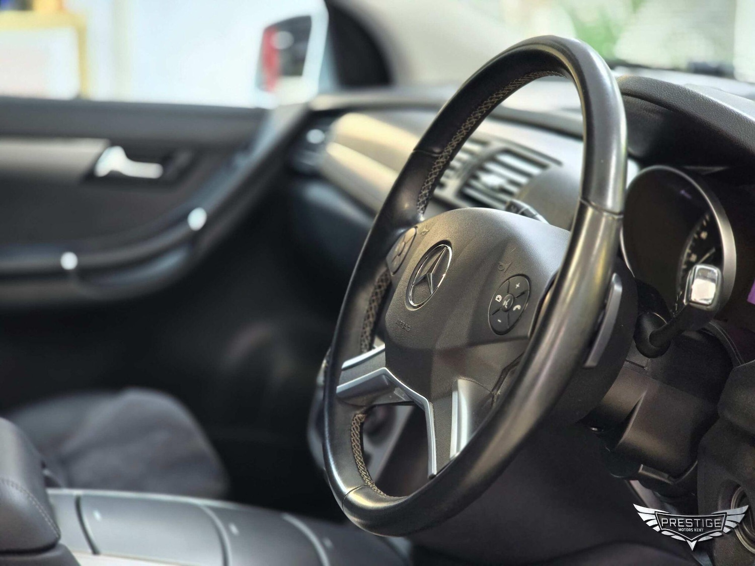 Used Mercedes-Benz R Class 2012 for sale - 76349166: Photo 49