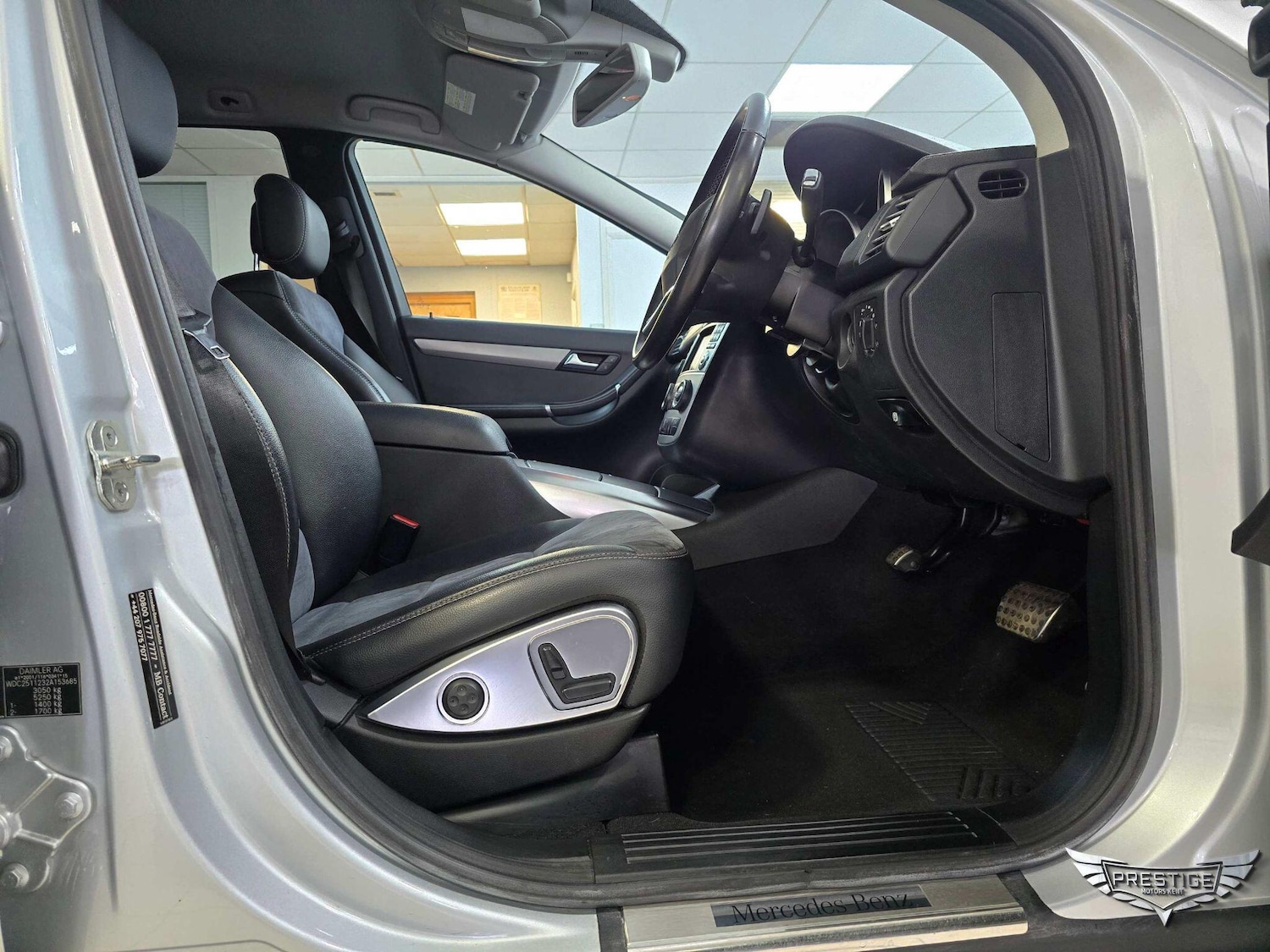 Used Mercedes-Benz R Class 2012 for sale - 76349166: Photo 57