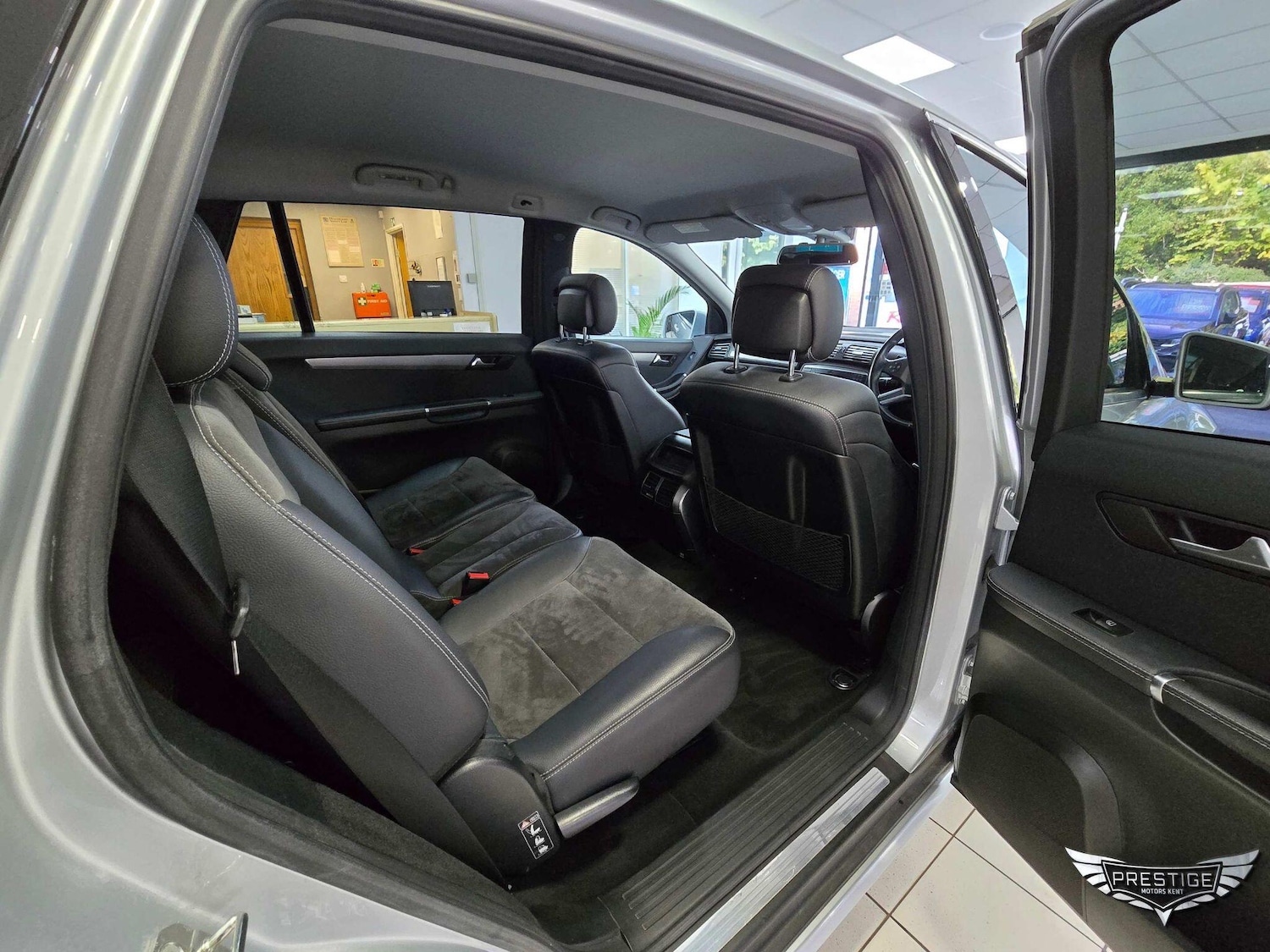 Used Mercedes-Benz R Class 2012 for sale - 76349166: Photo 60