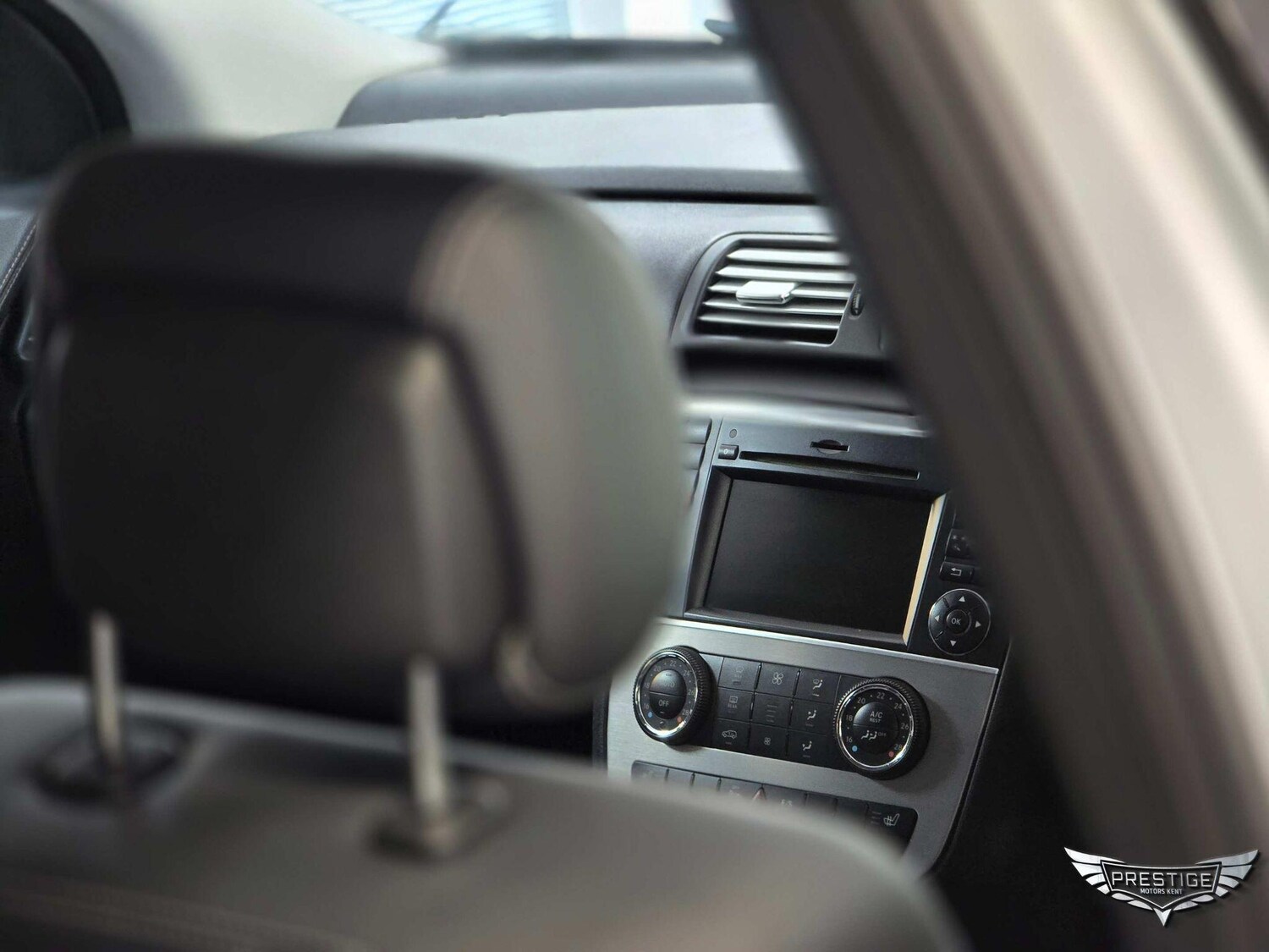 Used Mercedes-Benz R Class 2012 for sale - 76349166: Photo 61