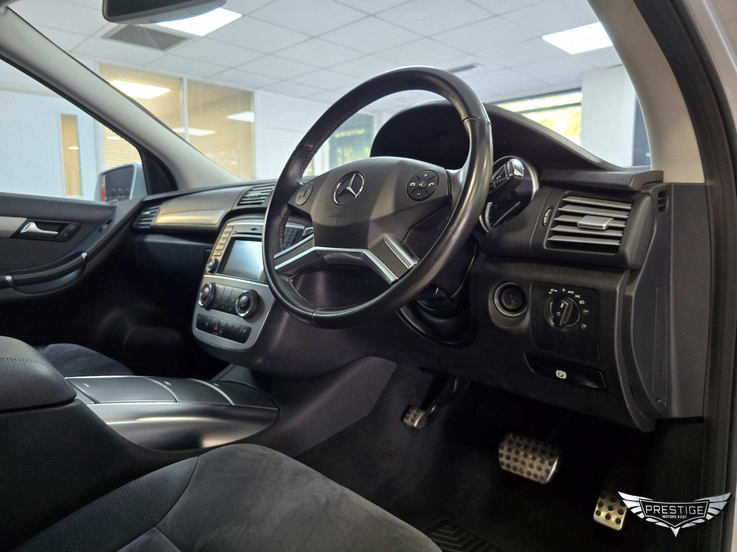 Used Mercedes-Benz R Class 2012 for sale - 76349166: Photo 70