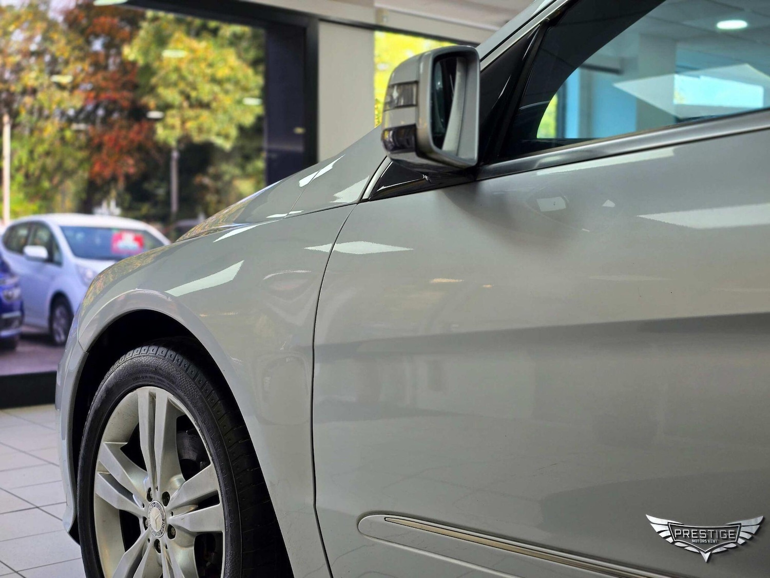 Used Mercedes-Benz R Class 2012 for sale - 76349166: Photo 8