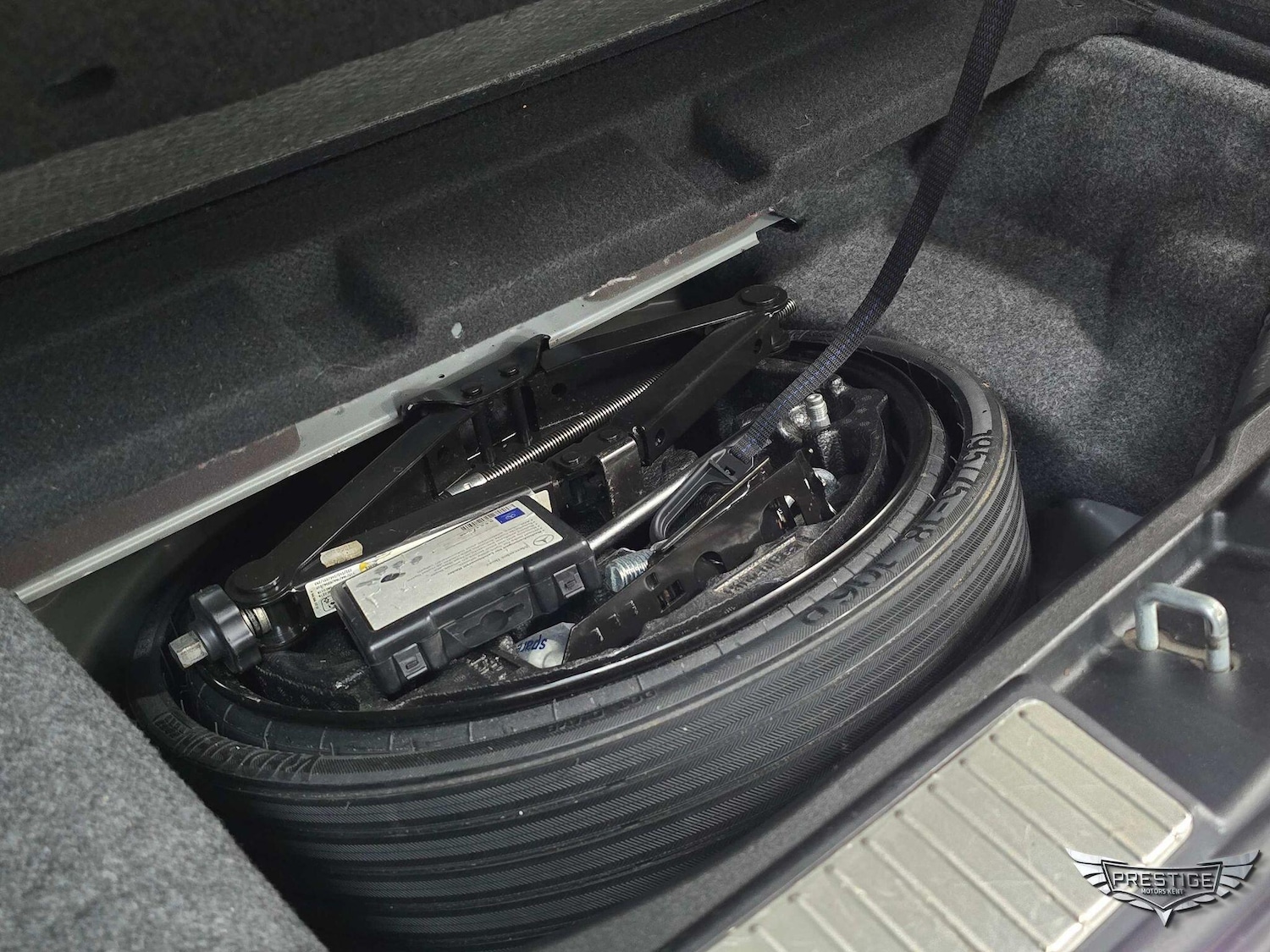 Used Mercedes-Benz R Class 2012 for sale - 76349166: Photo 87