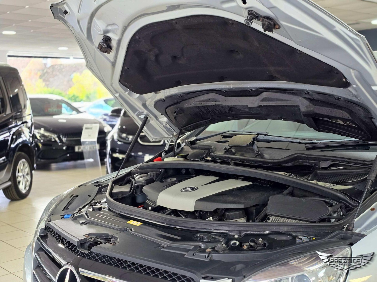 Used Mercedes-Benz R Class 2012 for sale - 76349166: Photo 88