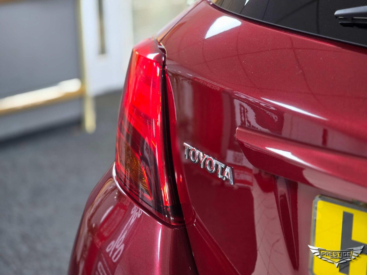 Used Toyota Yaris 2017 for sale - 76657733: Photo 17