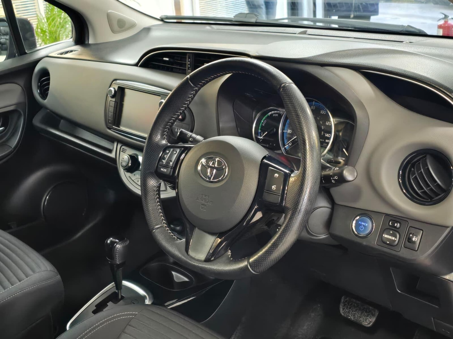 Used Toyota Yaris 2017 for sale - 76657733: Photo 3