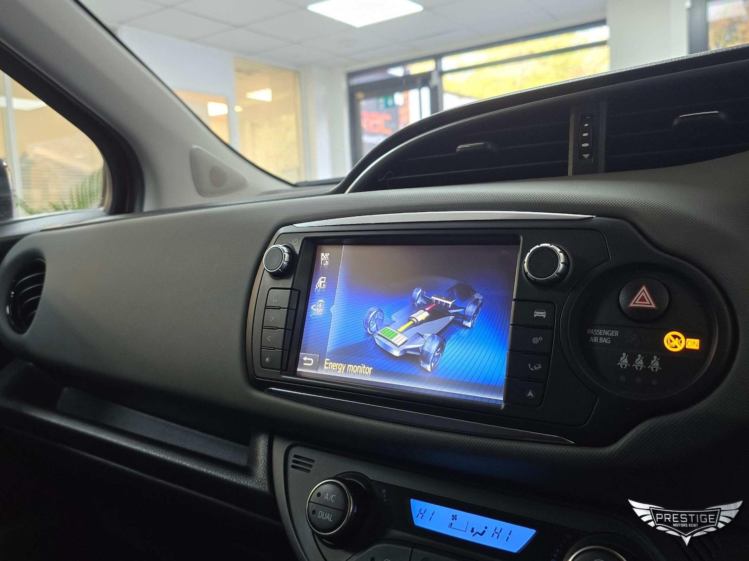 Used Toyota Yaris 2017 for sale - 76657733: Photo 32