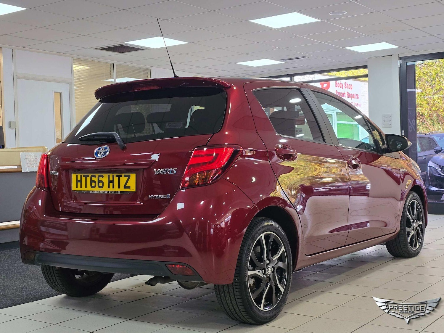 Used Toyota Yaris 2017 for sale - 76657733: Photo 37