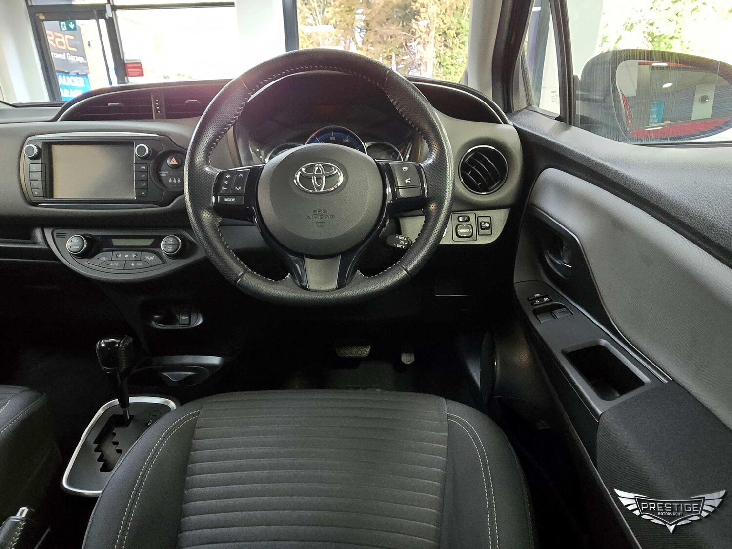 Used Toyota Yaris 2017 for sale - 76657733: Photo 48