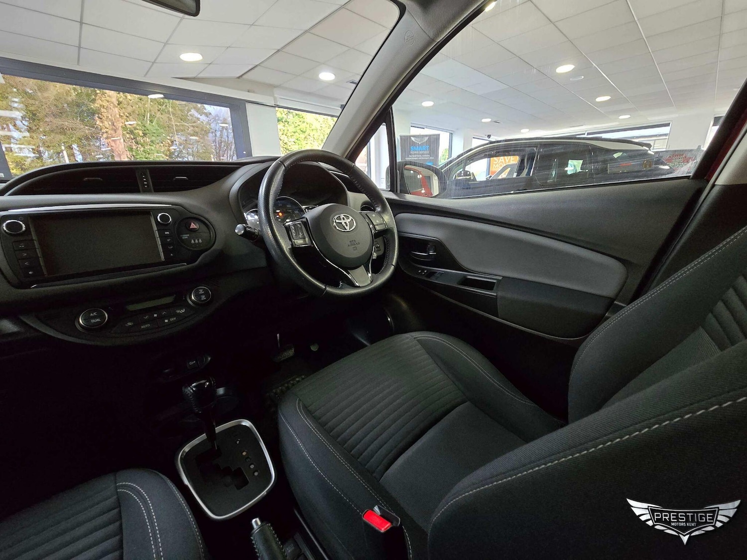 Used Toyota Yaris 2017 for sale - 76657733: Photo 49