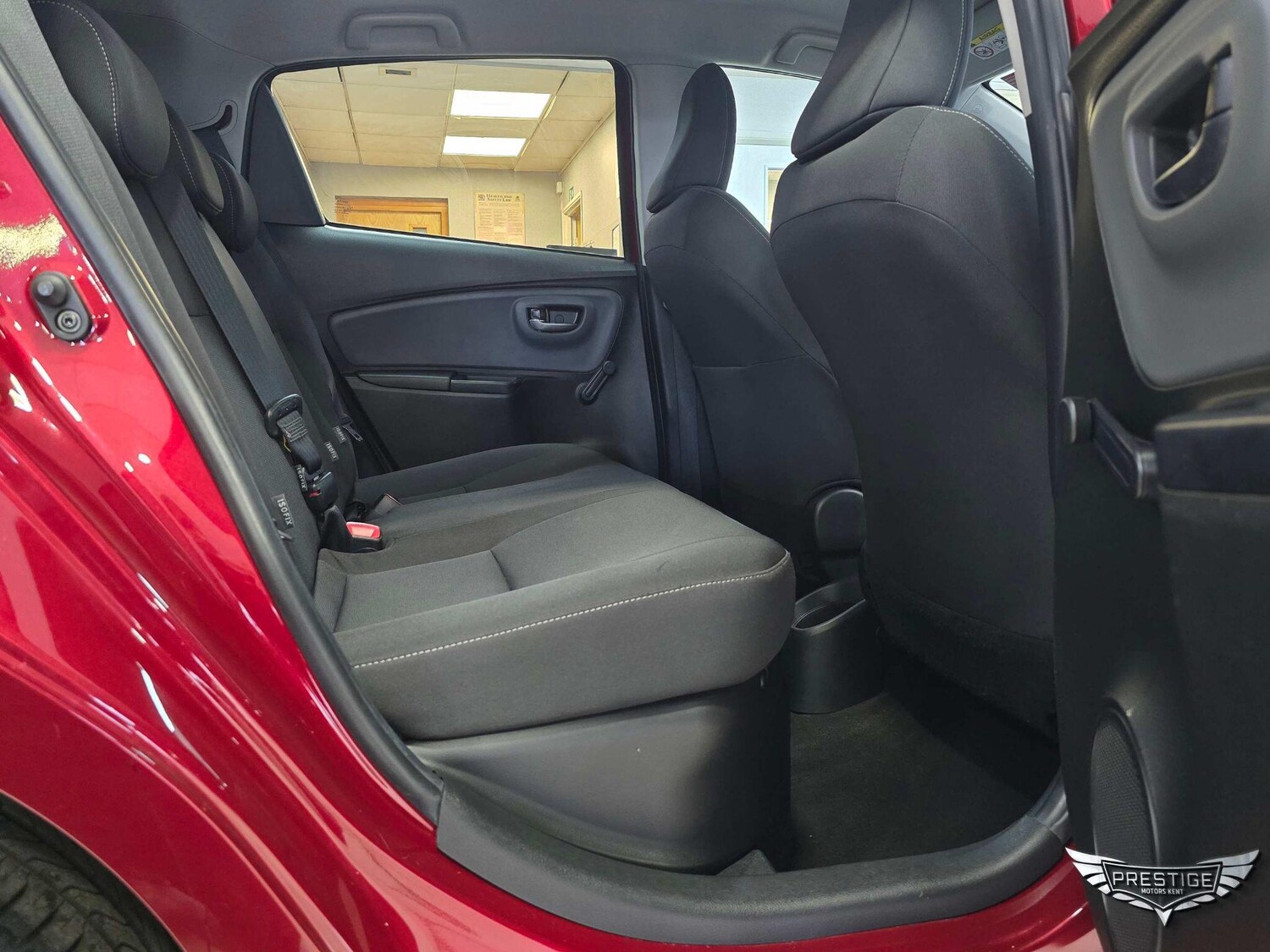 Used Toyota Yaris 2017 for sale - 76657733: Photo 59