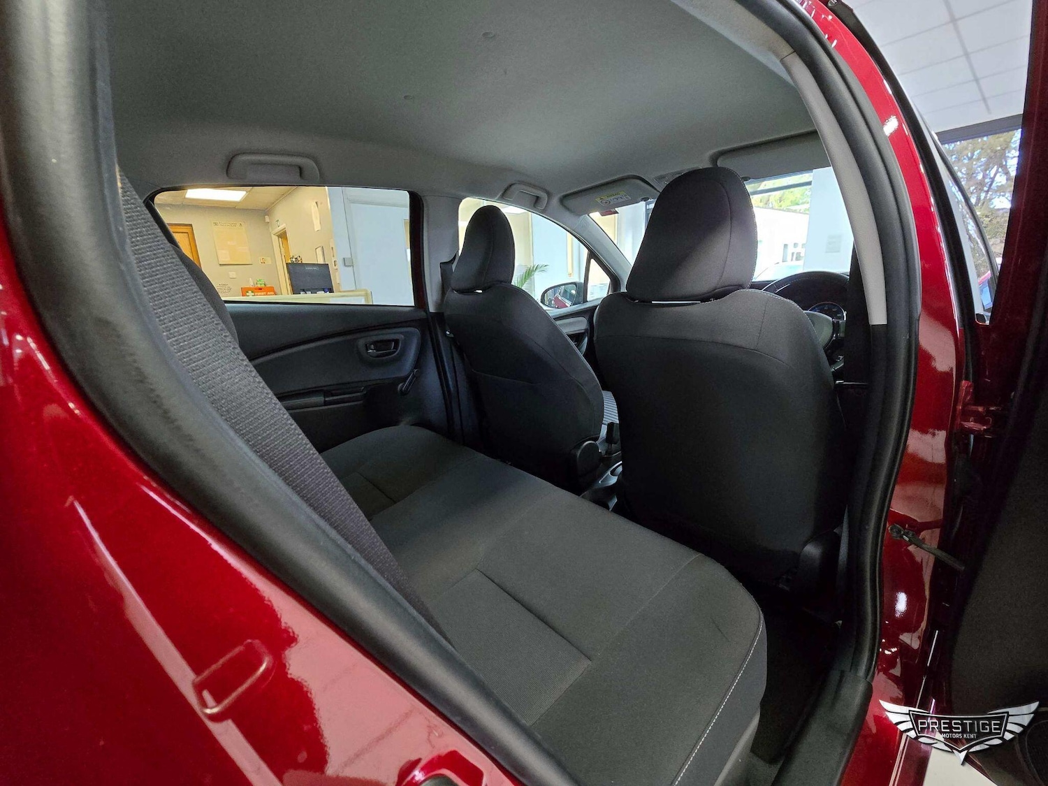 Used Toyota Yaris 2017 for sale - 76657733: Photo 60