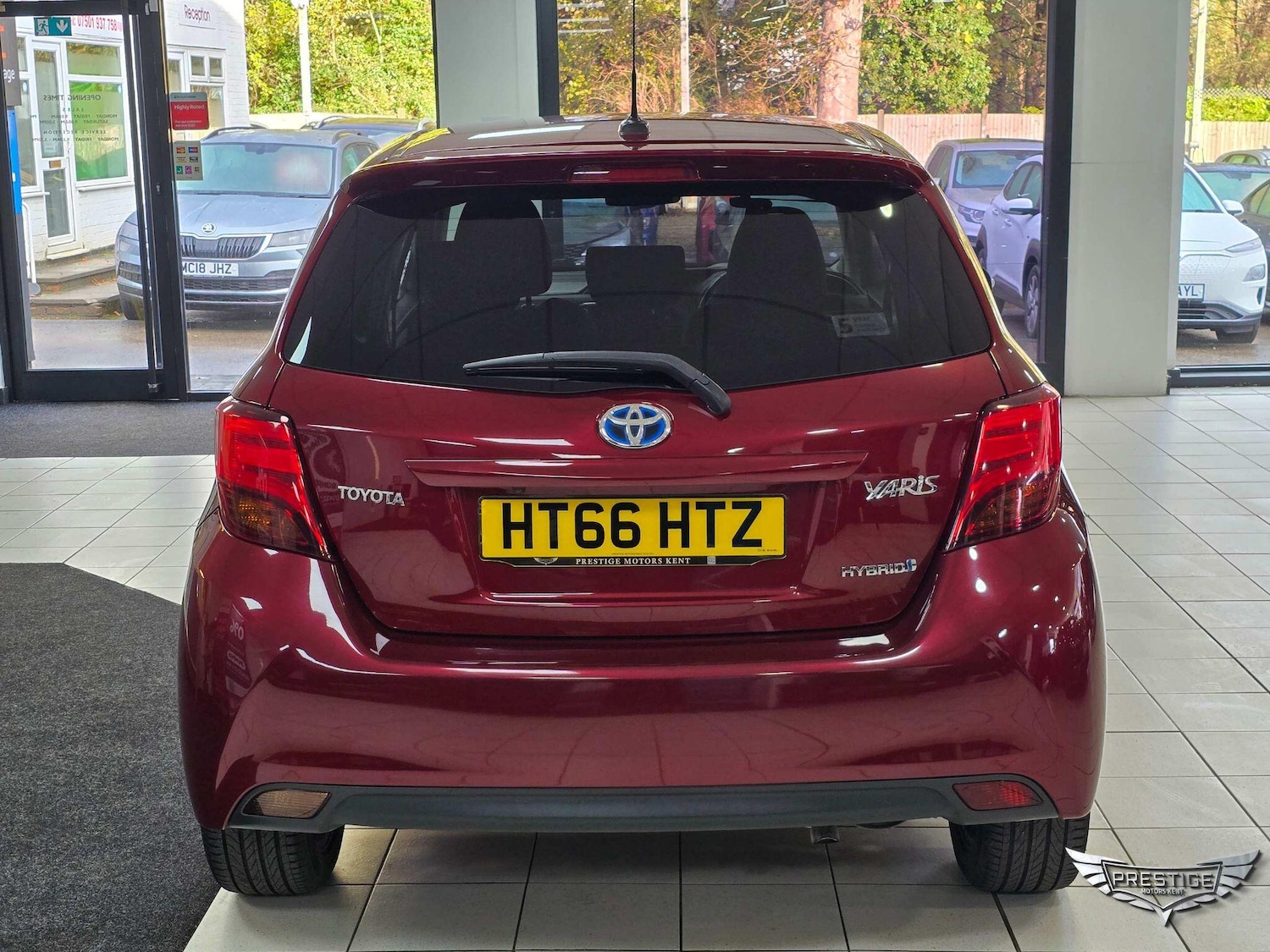 Used Toyota Yaris 2017 for sale - 76657733: Photo 85