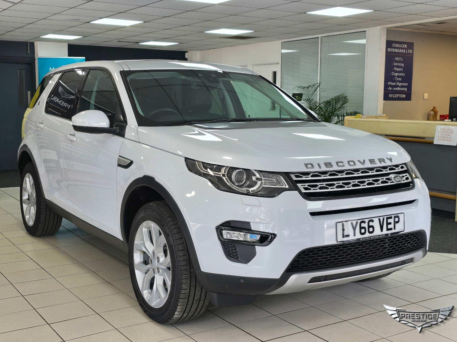 Used Land Rover Discovery Sport 2016 for sale - 76899610: Photo 1