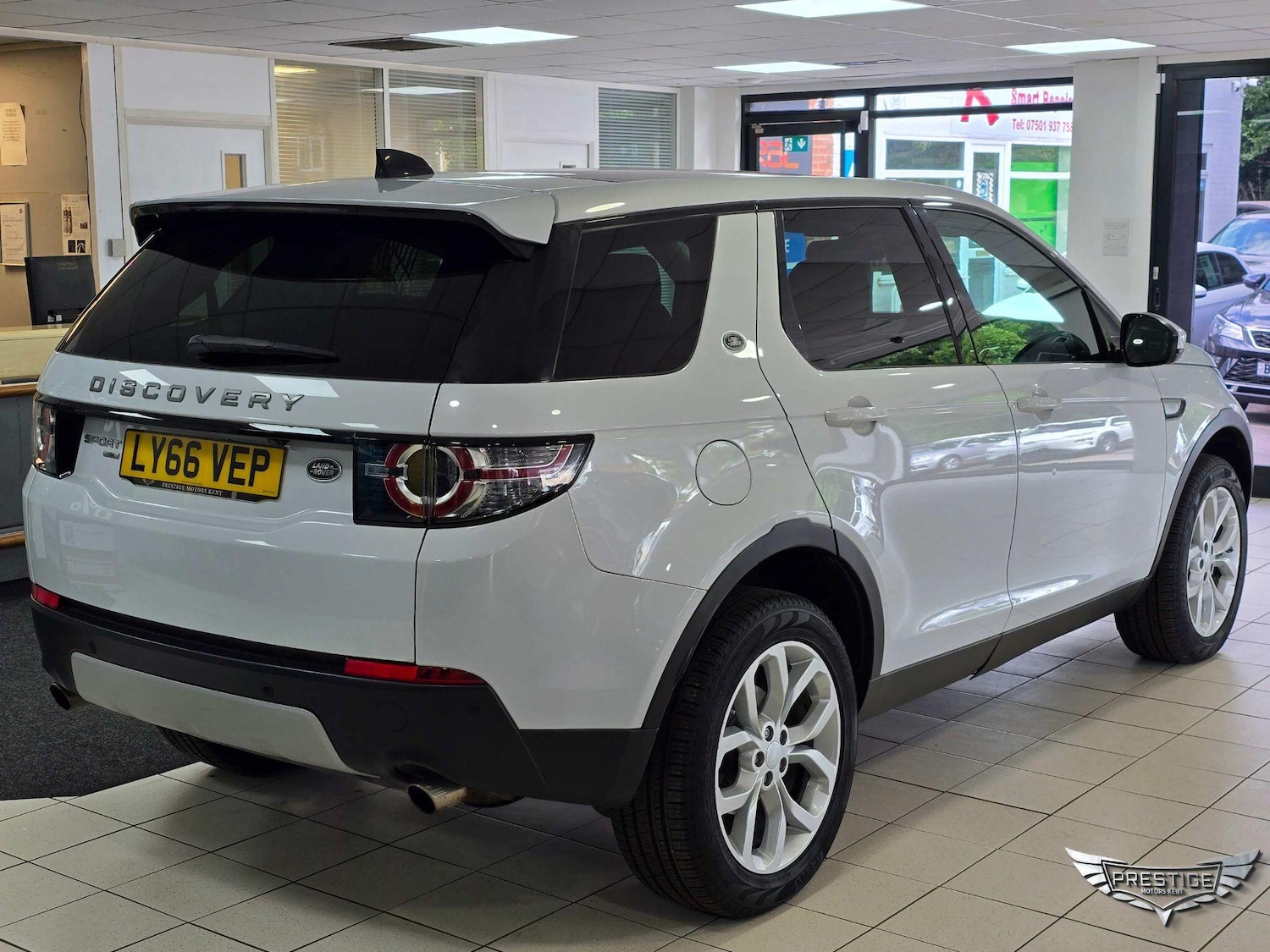 Used Land Rover Discovery Sport 2016 for sale - 76899610: Photo 3