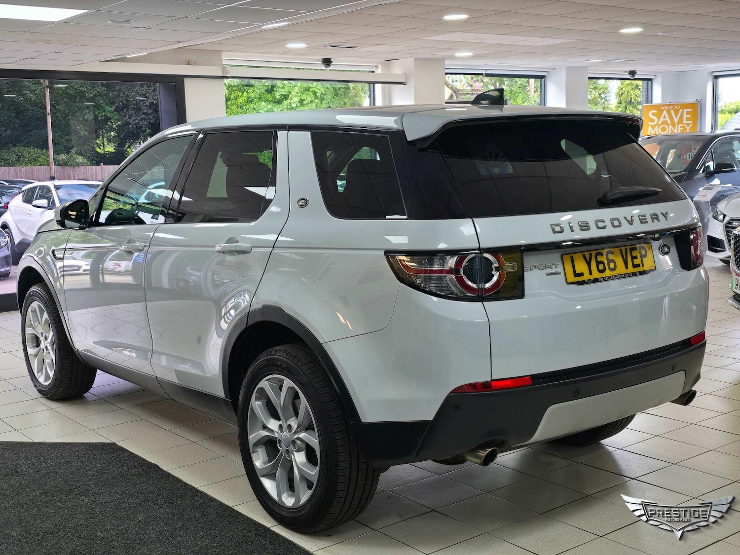 Used Land Rover Discovery Sport 2016 for sale - 76899610: Photo 4