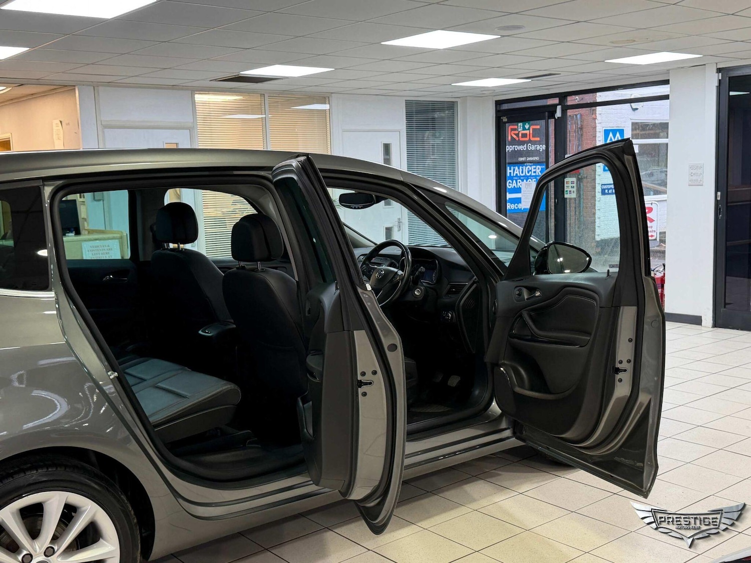 Used Vauxhall Zafira Tourer for sale - 76994196: Photo 42