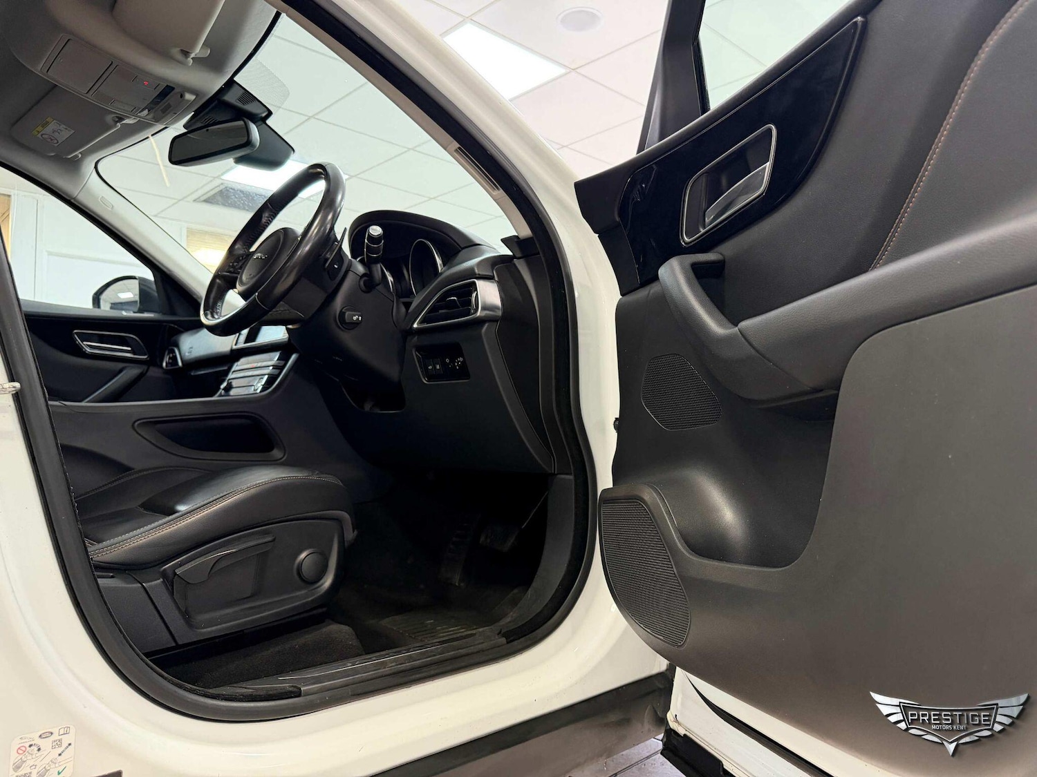 Used Jaguar F-Pace 2018 for sale - 77625028: Photo 45